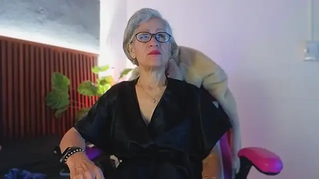 miss monserrate01 online show from February 9, 12:58 pm