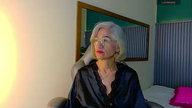 Snapshot of miss_monserrate01 chatting on June 26, 1:28 pm miss monserrate01 online show from June 26, 1:28 pm