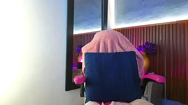 miss monserrate01 online show from February 25, 1:11 pm