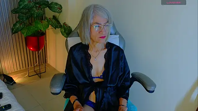 Snapshot of miss_monserrate01 chatting on July 8, 1:45 pm miss monserrate01 online show from July 8, 1:45 pm