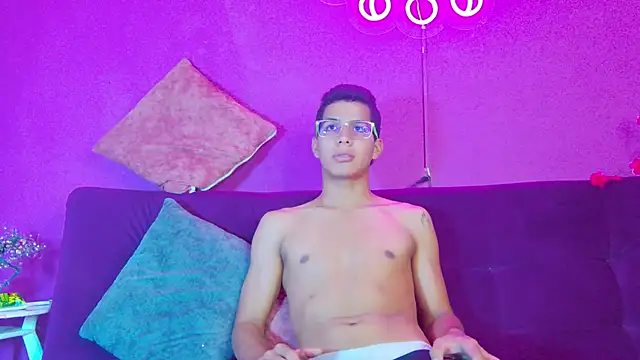 Noah Greenhartt online show from February 20, 9:06 pm