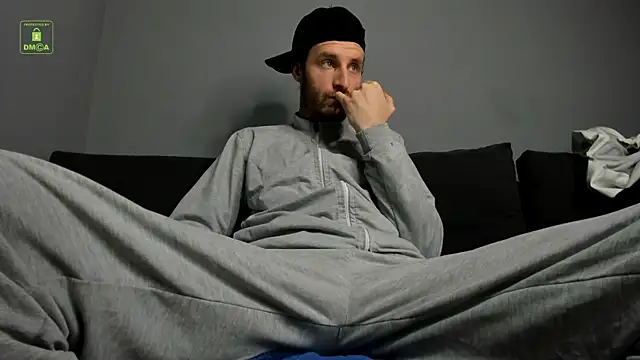 Snapshot of Deymond_Russo chatting on March 1, 12:38 pm Deymond Russo online show from March 1, 12:38 pm