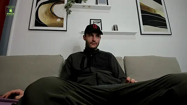 Snapshot of Deymond_Russo chatting on March 3, 6:31 am Deymond Russo online show from March 3, 6:31 am