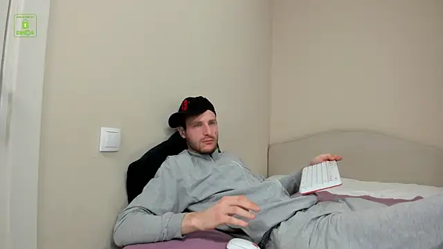 Snapshot of Deymond_Russo chatting on February 17, 12:24 pm Deymond Russo online show from February 17, 12:24 pm