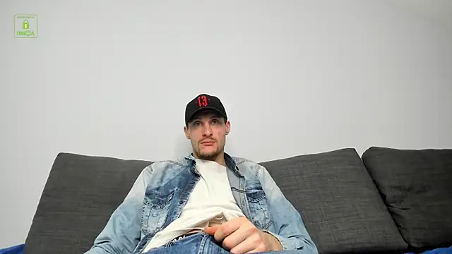 Snapshot of Deymond_Russo chatting on February 22, 5:25 pm Deymond Russo online show from February 22, 5:25 pm