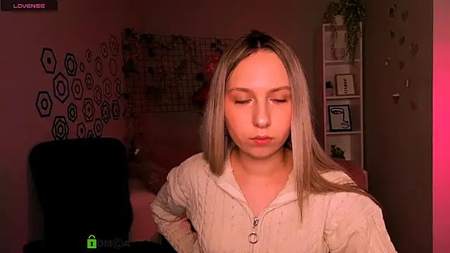 tiffani murr online show from February 25, 8:08 pm