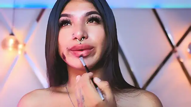 MeelFox online show from April 4, 2:01 pm