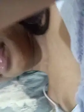 loveofpetitegirls34 online show from April 18, 7:07 pm