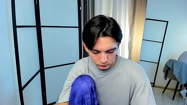 Snapshot of Ian_Harrickton chatting on February 27, 4:18 pm Ian Harrickton online show from February 27, 4:18 pm