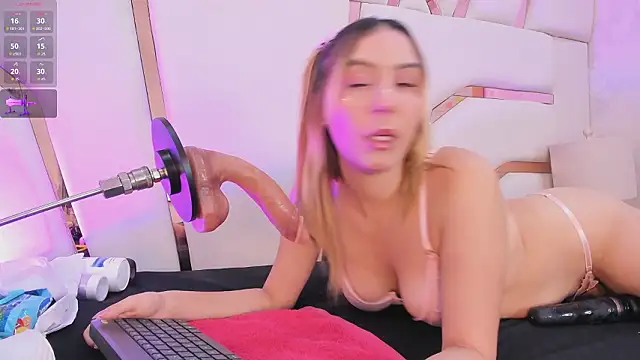 Snapshot of MelodyBloom_ chatting on February 20, 12:07 pm MelodyBloom online show from February 20, 12:07 pm