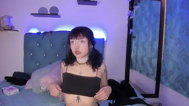 Snapshot of Gemma_honey chatting on February 10, 1:10 pm Gemma honey online show from February 10, 1:10 pm