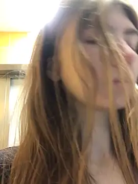 Snapshot of Bubble_Chloe chatting on February 28, 2:39 pm Bubble Chloe online show from February 28, 2:39 pm