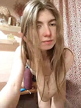 Snapshot of Bubble_Chloe chatting on February 21, 8:11 pm Bubble Chloe online show from February 21, 8:11 pm