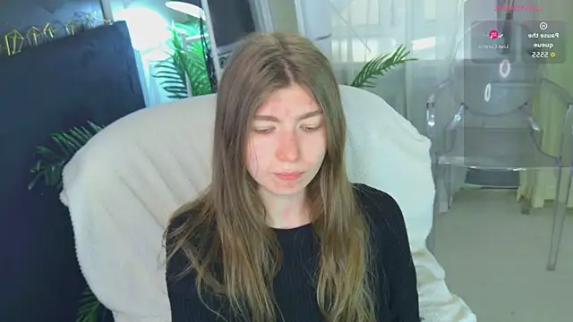 Bubble Chloe online show from March 13, 2:00 pm