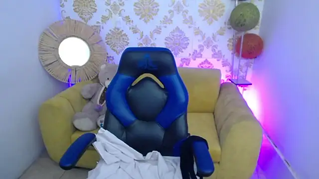 ALISS M  online show from March 13, 8:58 pm