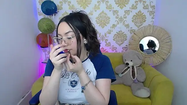 ALISS M  online show from February 17, 7:44 pm