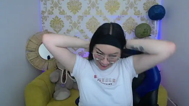 ALISS M  online show from February 11, 7:47 pm