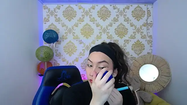 ALISS M  online show from February 19, 7:11 pm