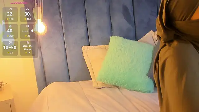 fatimarab   online show from March 17, 3:20 am