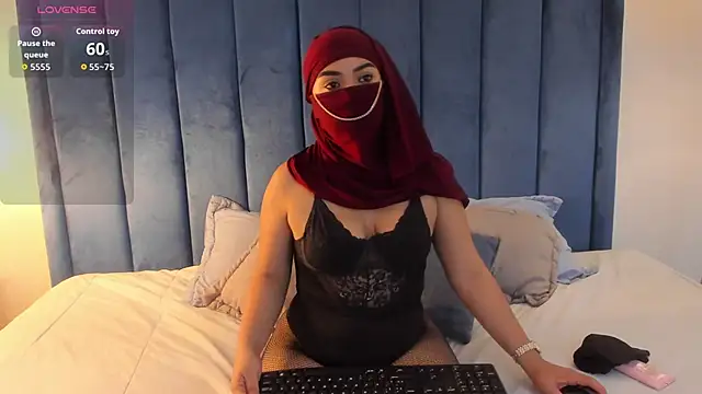 fatimarab   online show from February 6, 1:34 am