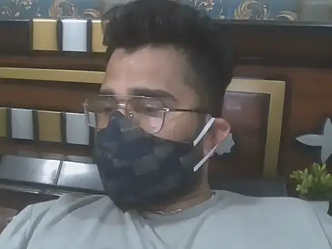 Snapshot of MrCurioX chatting on February 2, 8:19 pm MrCurioX online show from February 2, 8:19 pm