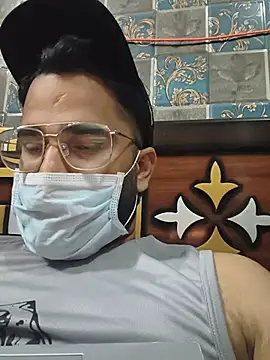Snapshot of MrCurioX chatting on June 26, 4:35 pm MrCurioX online show from June 26, 4:35 pm