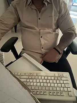 Snapshot of Rah0091 chatting on February 23, 8:04 am Rah0091 online show from February 23, 8:04 am