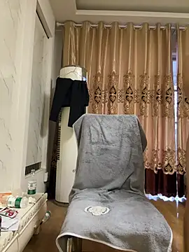 LXR77887 online show from February 15, 8:46 am