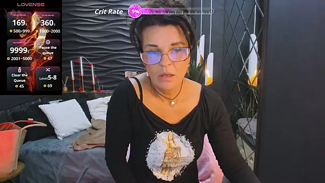 Snapshot of RikaCoutts chatting on April 18, 8:42 pm RikaCoutts online show from April 18, 8:42 pm