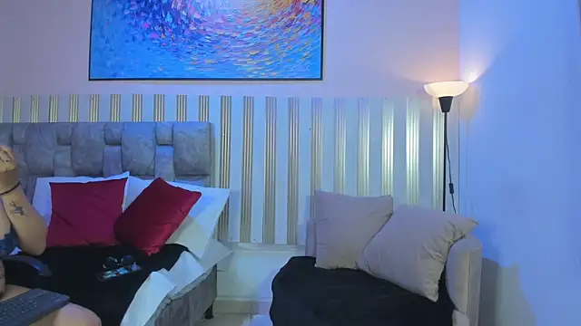 nina glow online show from February 28, 11:43 am