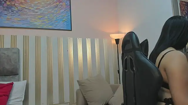 nina glow online show from March 12, 11:25 am