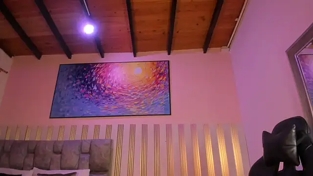 nina glow online show from April 17, 11:35 am