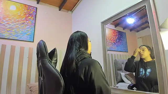 nina glow online show from March 29, 11:23 am