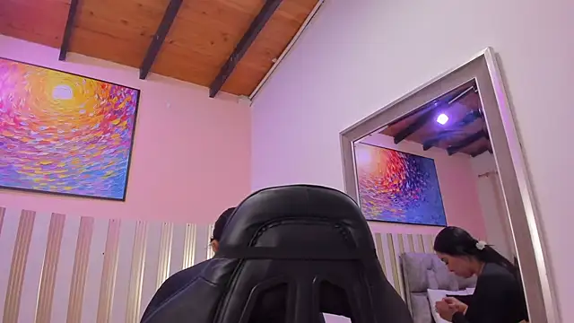 nina glow online show from April 9, 11:16 am