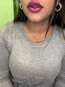 Snapshot of LIZNA_0 chatting on February 15, 5:34 pm LIZNA 0 online show from February 15, 5:34 pm