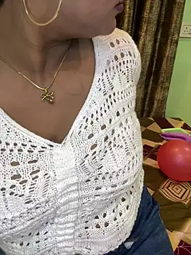 Snapshot of LIZNA_0 chatting on February 13, 5:13 pm LIZNA 0 online show from February 13, 5:13 pm