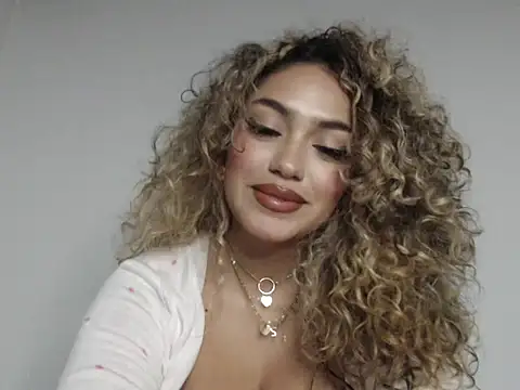 Maddy Beluci online show from February 12, 6:57 am