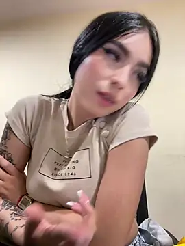 Sara Fernandez  online show from March 26, 2:15 pm