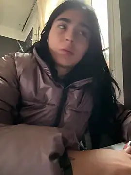 Sara Fernandez  online show from February 11, 1:33 pm