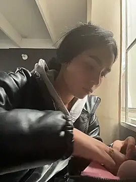 Sara Fernandez  online show from February 17, 2:03 pm