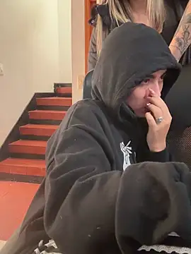 Sara Fernandez  online show from February 5, 4:25 pm