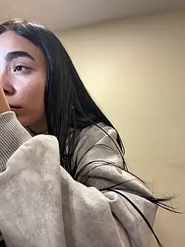 Sara Fernandez  online show from March 31, 2:08 pm