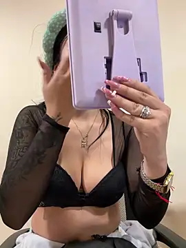 Sara Fernandez  online show from March 3, 2:13 pm