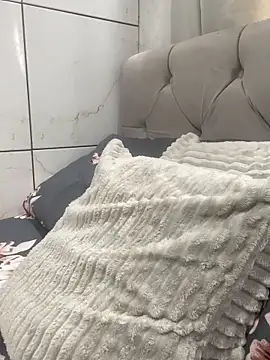 tai011 online show from March 6, 1:06 pm