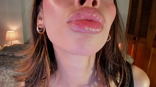 ConnieDeep online show from April 10, 10:11 am