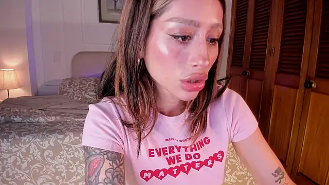 ConnieDeep online show from April 15, 10:10 am