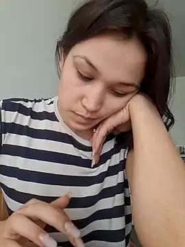 RoxyWeb18 online show from February 13, 10:37 am