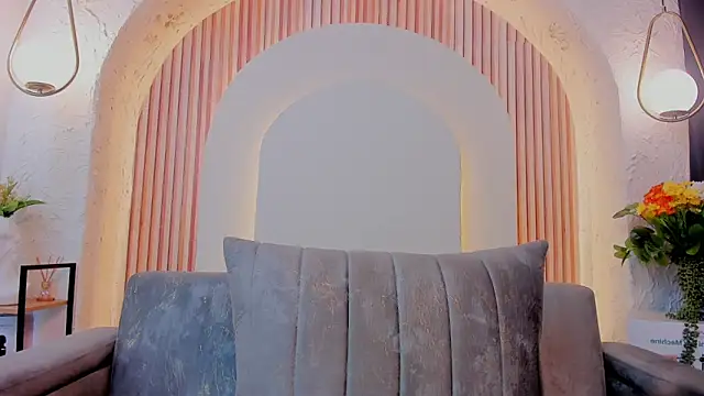 violet scott  online show from March 26, 10:24 am