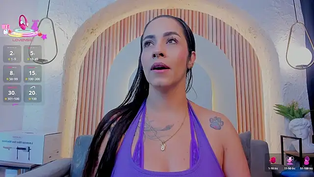 violet scott  online show from April 9, 10:21 am