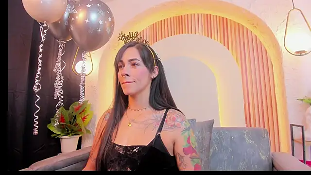 violet scott  online show from March 4, 10:34 am